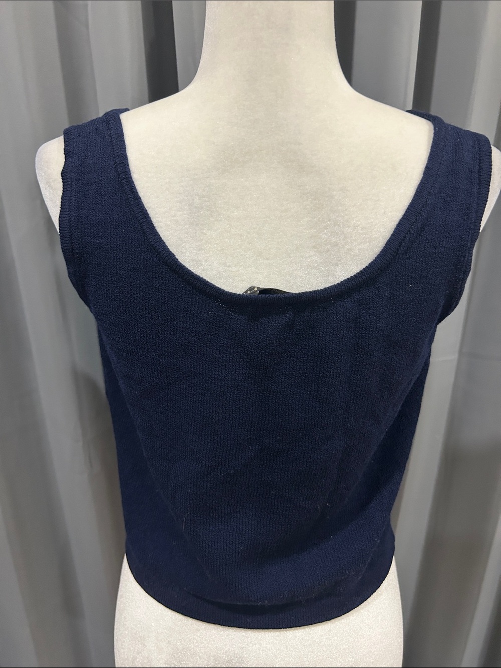 Vintage St. John Basic Navy Cropped Knit Sleeveless Top - Picture 3 of 6